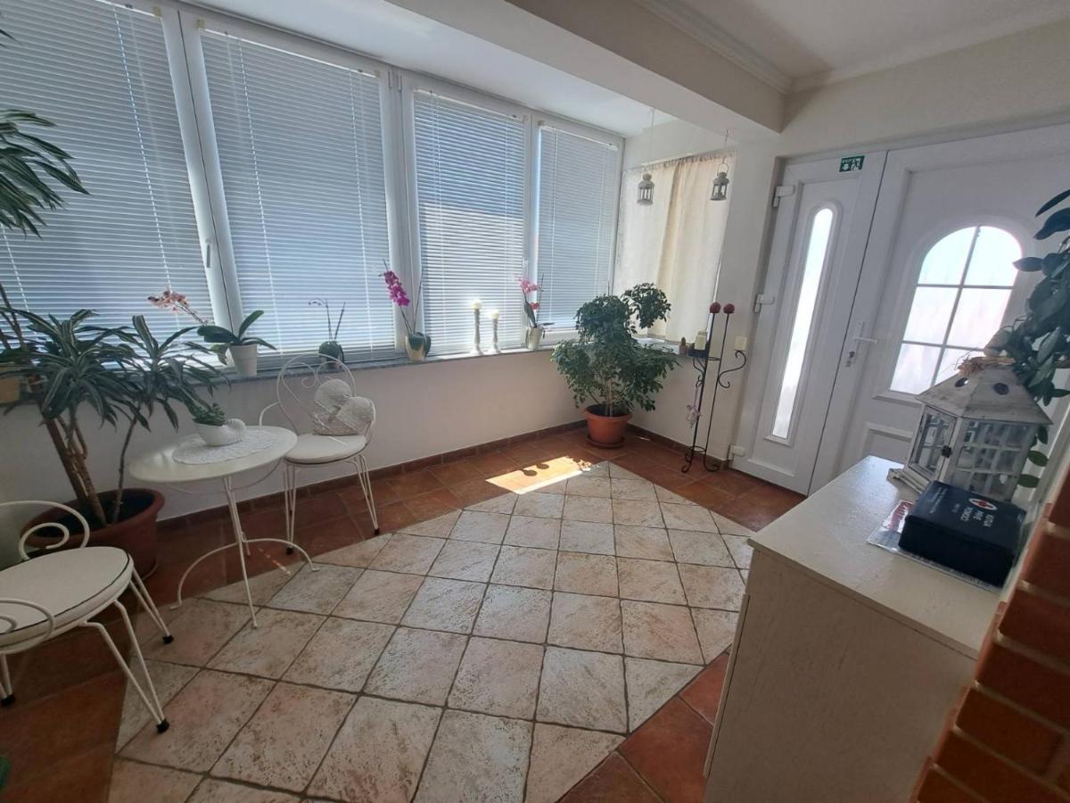 Apartmani Dijana Palit Ngoại thất bức ảnh